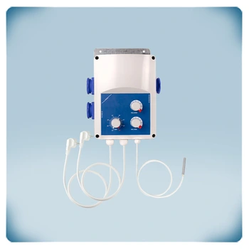 Světle šedý kryt, modrý čelní štítek, integrované ovládací prvky a kabely