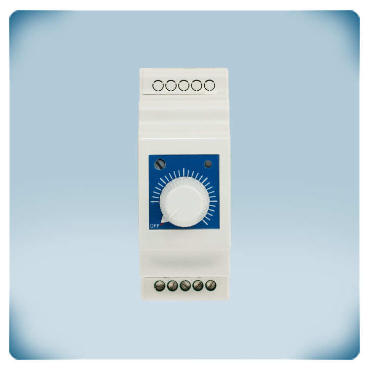 Fan speed controller in light grey enclosure with blue frontlabel and integrated