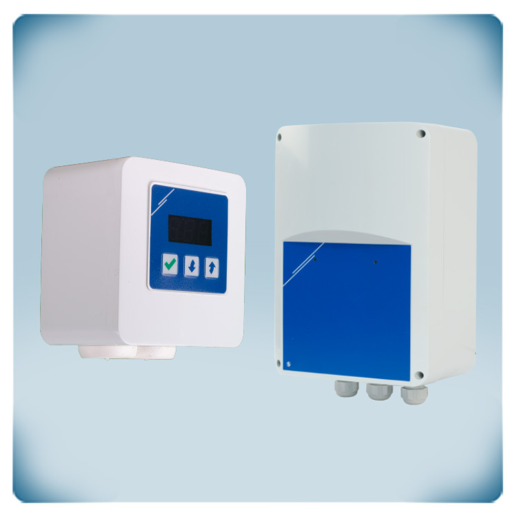controlador de velocidad del ventilador transformador con interruptor remoto, en colores gris, azul y blanco