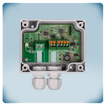 Boîtier en plastique gris, circuit imprimé (PCB) et composants électroniques