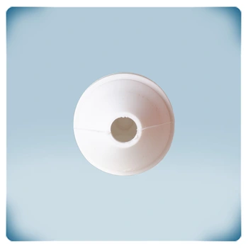 Morceau de plastique blanc en forme de cône