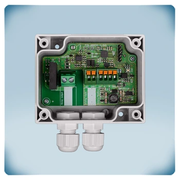 Contenitore in plastica grigio chiaro con PCB e componenti elettronici