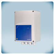 Ljusgrå plastlåda, blå etikett, 4 kabelgenomföringar