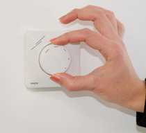 Inset mounted manual fan speed controller